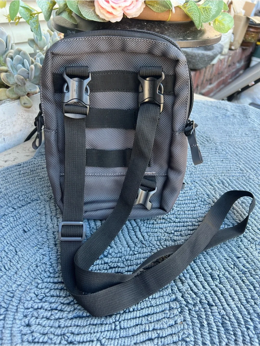 Crunchyroll black sling